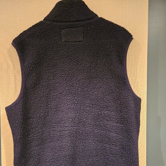 The Normal Brand Full-Zip Fleece Vest – Navy | Layer Essential - Picture 4 of 5
